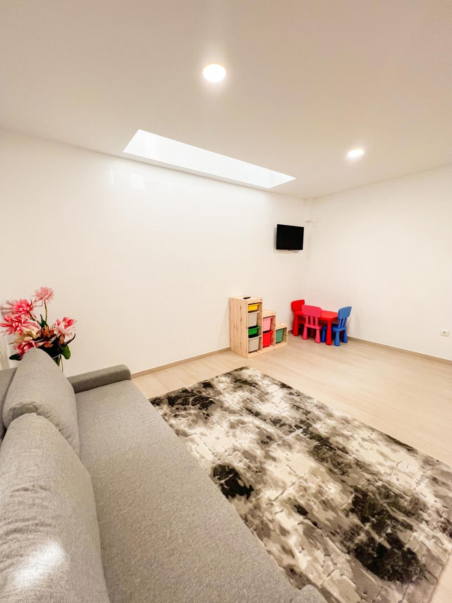 Cozy And Modern Family Flat Carihuela Apartamento Torremolinos Exterior foto