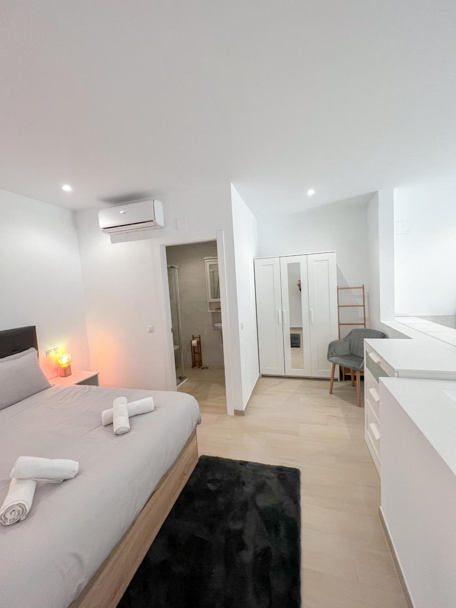 Cozy And Modern Family Flat Carihuela Apartamento Torremolinos Exterior foto