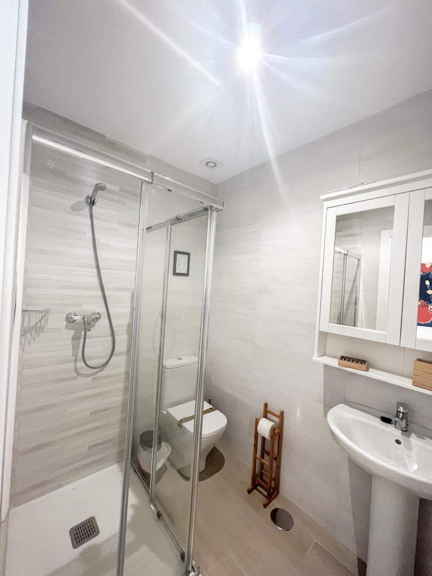 Cozy And Modern Family Flat Carihuela Apartamento Torremolinos Exterior foto